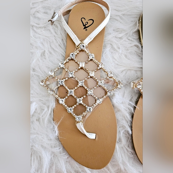 7.5 WHITE J CREW POM POM SANDALS - Picture 2 of 8